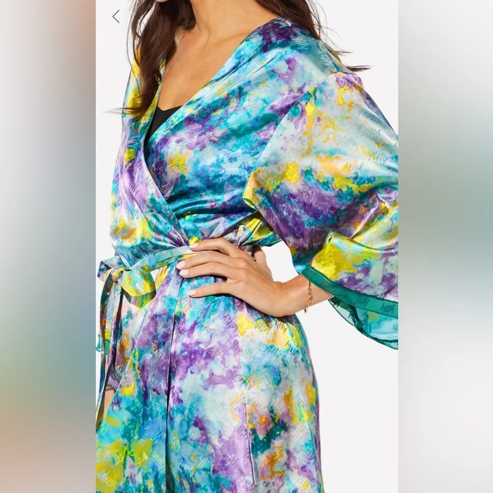 🆕Sattin Pretty Mini Robe - Fabletics - Picture 4 of 15